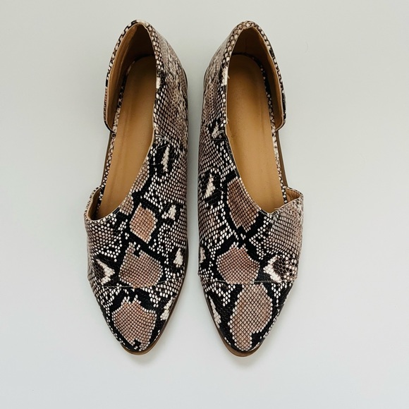 •Gorgeous Python Flats - Picture 3 of 8
